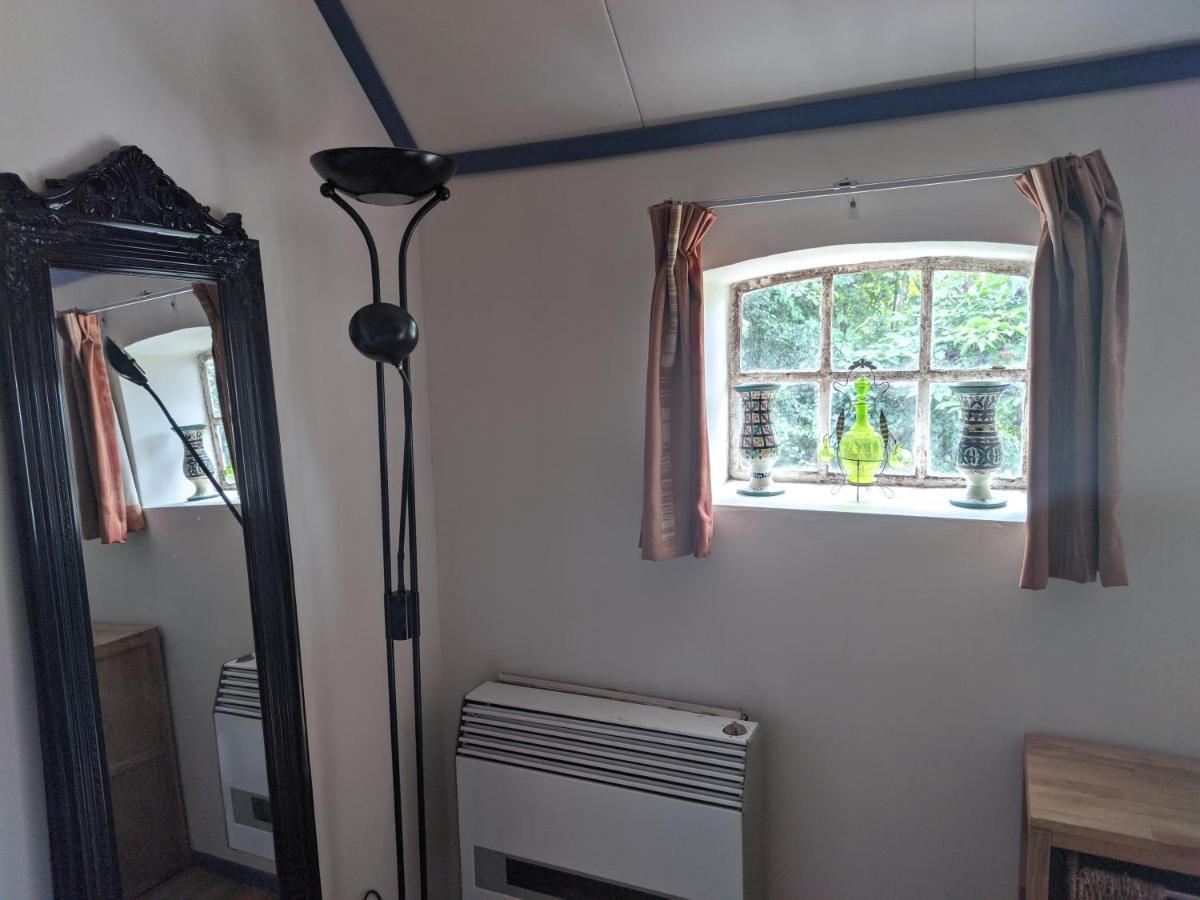 Logeerruimte In Gerenoveerde Boerderij In Wachtum Apartment Luaran gambar