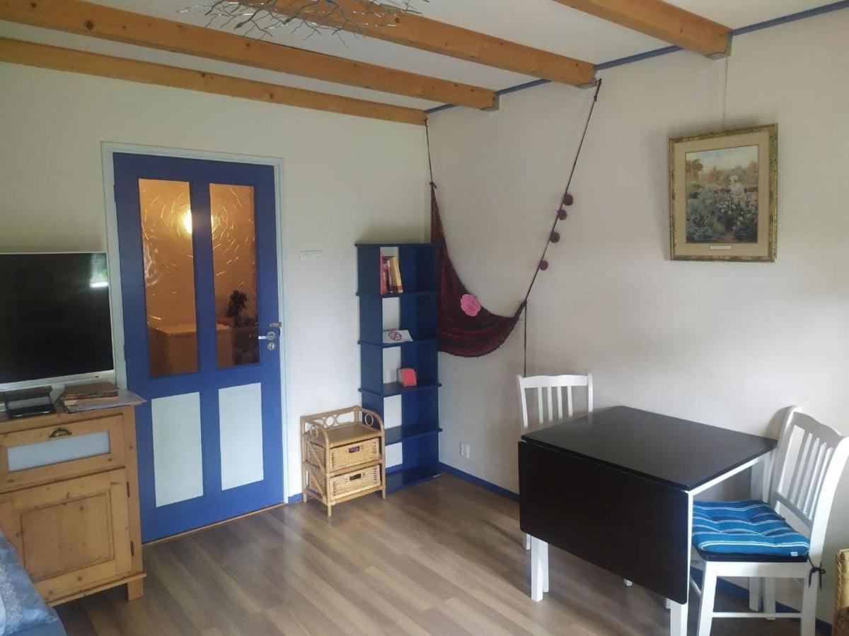 Logeerruimte In Gerenoveerde Boerderij In Wachtum Apartment Luaran gambar